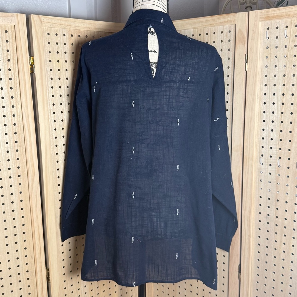 ZARA‎ Basic Navy Embroidered Button Down Shirt Lo… - image 4